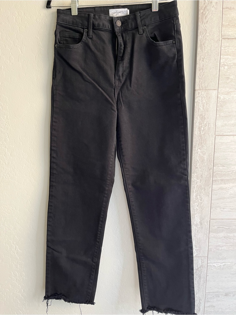 Carly Jean Los Angeles Straight Leg Black Jeans, Size 3/4